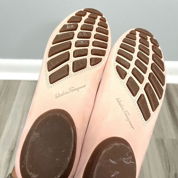 Salvatore Ferragamo Pink and Tan Leather Loafer Flats in Size 9 2A (Narrow) - Picture 6 of 7
